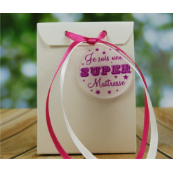 Boite de Chocolat garnie Je suis une Super Maîtresse - Idée de Cadeau Original Fin d'Année Scolaire noël remerciement. L'école
